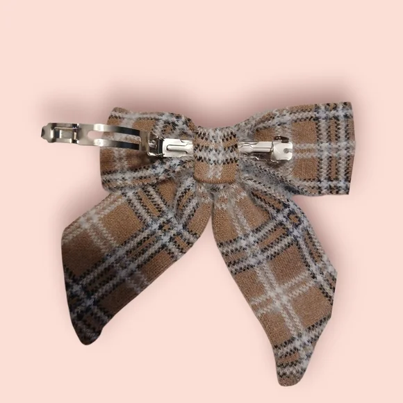 BNWOT: Plaid Bow Hair Accessory - Picture 3 of 3